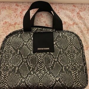 Leif 5 Compartment Makeup Bag